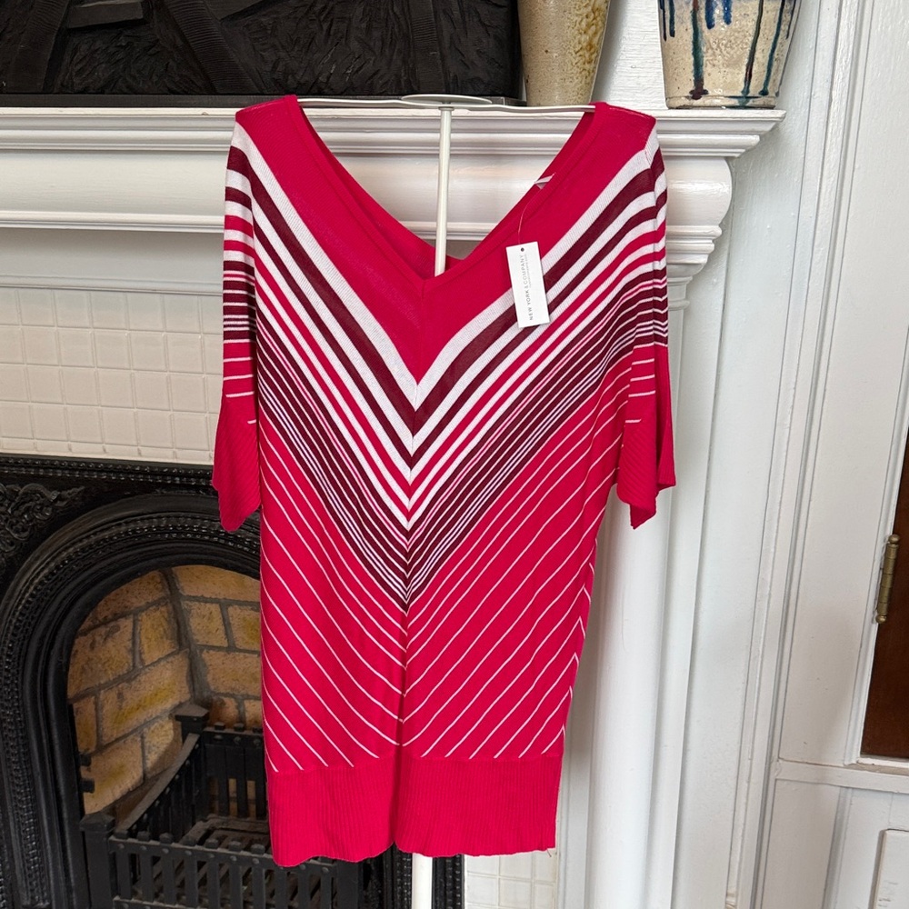 New York & Company V-Neck Sweater -100 percent rayon.‎ NWT.